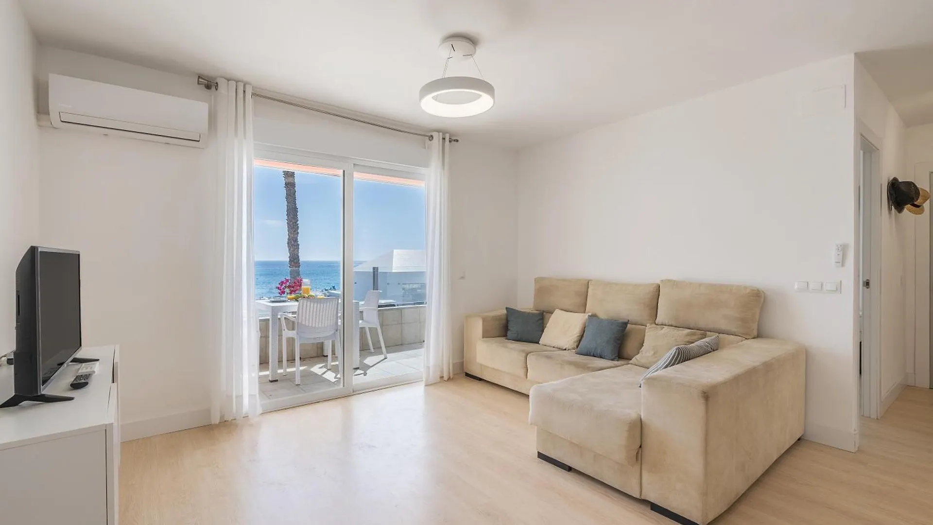 Primera Linea De Playa La Herradura Almuñécar Španělsko